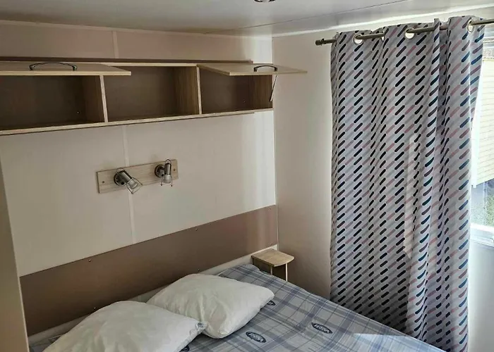 De L'or Bleu Campsite *
